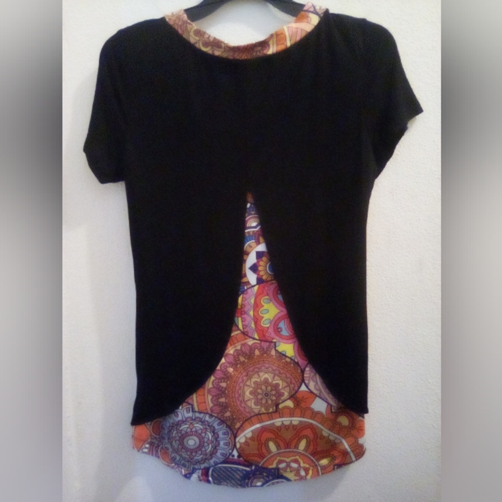 Multicolor Mandala Pattern Women's Short Sleeve Black Top Size SM Rayon Spandex